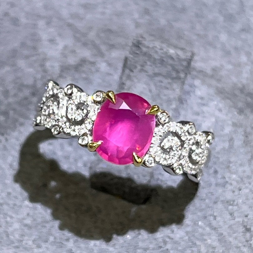 14K GOLD 1.45 CTW NATURAL SAPPHIRE and DIAMOND RING: Title:14K GOLD 1.45 CTW NATURAL SAPPHIRE and DIAMOND RING Description:Ref:230678168Gold Content:14K GoldRing Size:7.25USMain Gemstone:SapphireNumber of stones:1Shape:OvalCarat Weight:1.27ct Color:Pink
