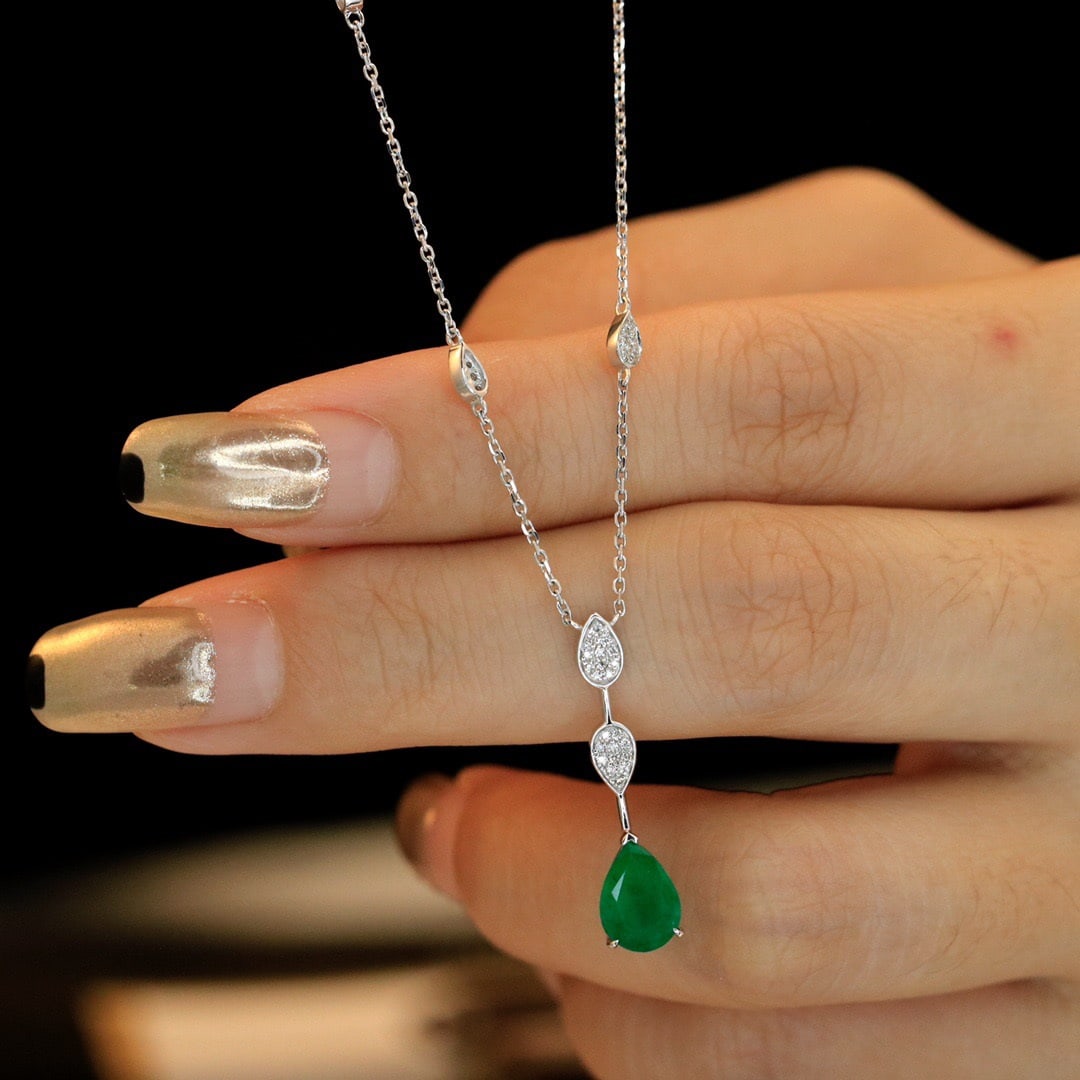 14K GOLD 1.12 CTW VIVID GREEN NATURAL EMERALD and DIAMOND NECKLACE - 3