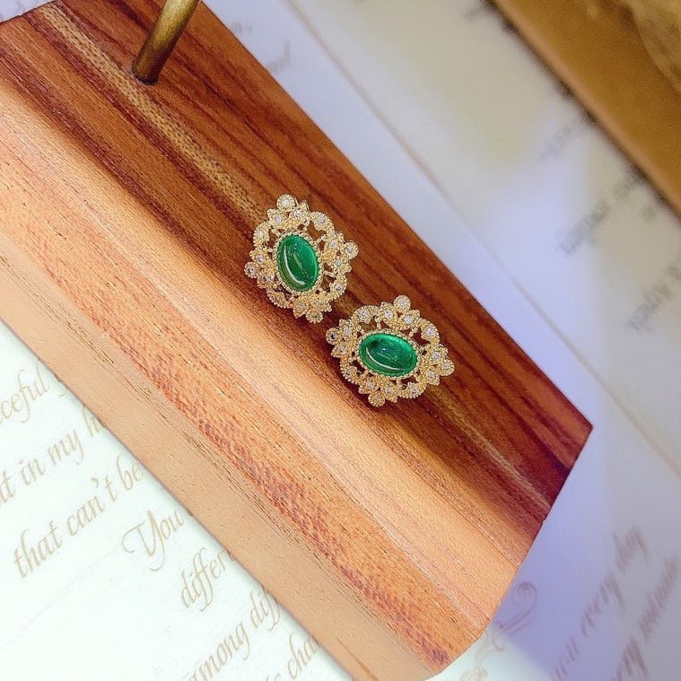 14K GOLD 0.90 CT VIVID GREEN NATURAL EMERALD and DIAMOND EARRINGS - 2