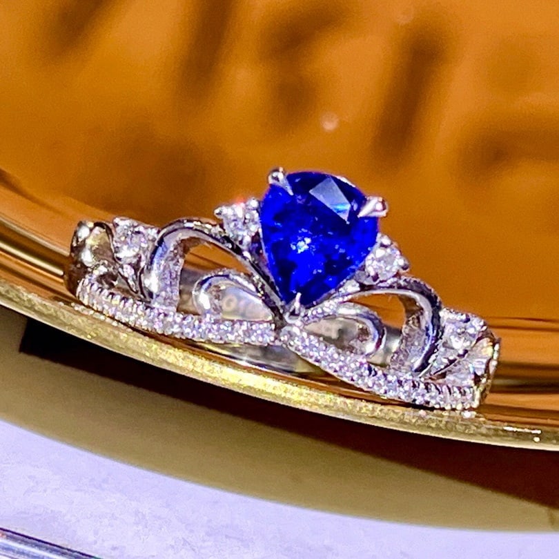 14K GOLD 0.64 CTW NATURAL SAPPHIRE and DIAMOND RING - 2