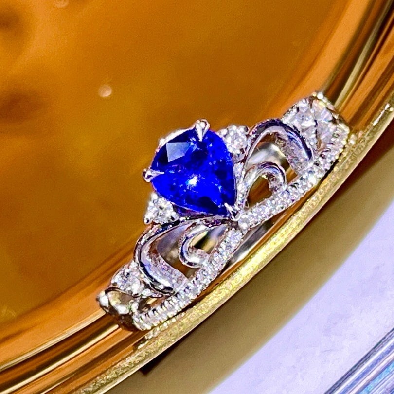 14K GOLD 0.64 CTW NATURAL SAPPHIRE and DIAMOND RING - 3