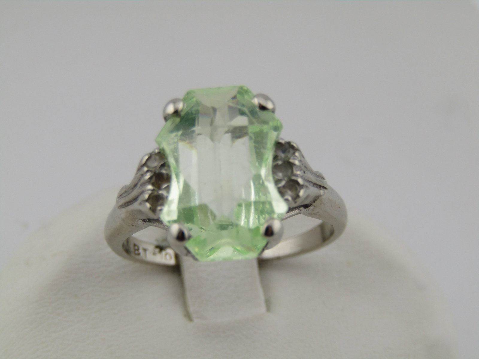 Vintage 10kt Ceylon Green Spinel/Uranium Glass Ring, Sz. 7, Uranium Stone, 1940's-1960's (1 of 6)