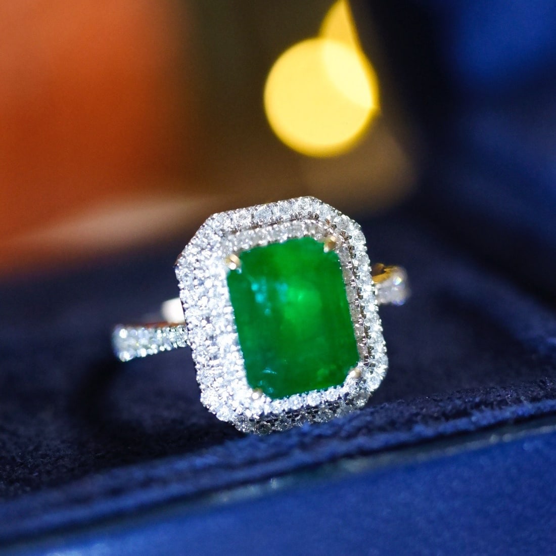 14K GOLD 2.73 CTW VIVID GREEN NATURAL EMERALD and DIAMOND RING - 4