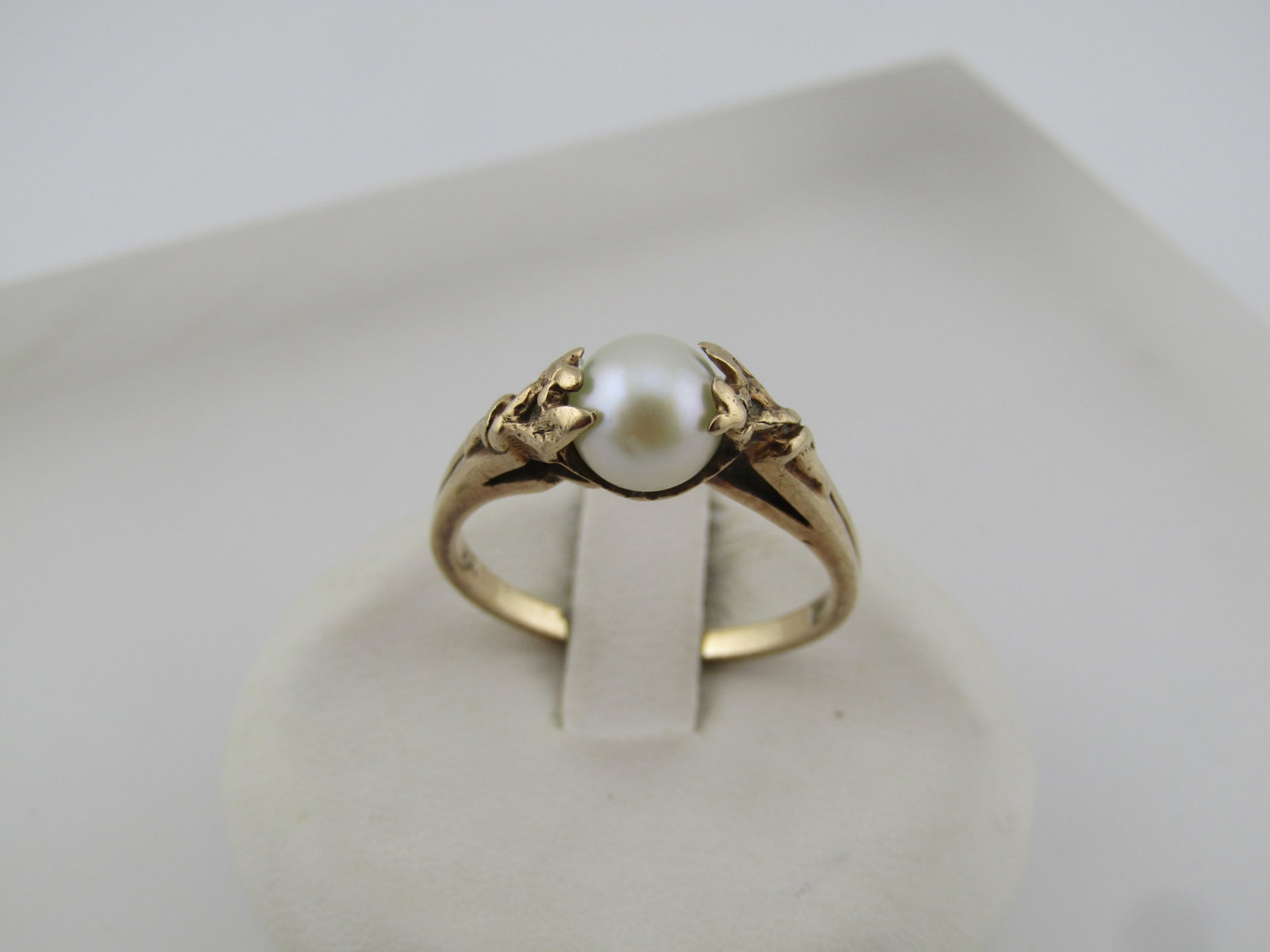 Vintage 10kt Spinning Pearl Ring, Sz. 7.75, Signed, Mid-Century: Title:Vintage 10kt Spinning Pearl Ring, Sz. 7.75, Signed, Mid-Century Description:Vintage 10kt Spinning Pearl Ring, Sz. 7.75, Signed, Mid-Century. It is signed handwrought but does not have a maker's