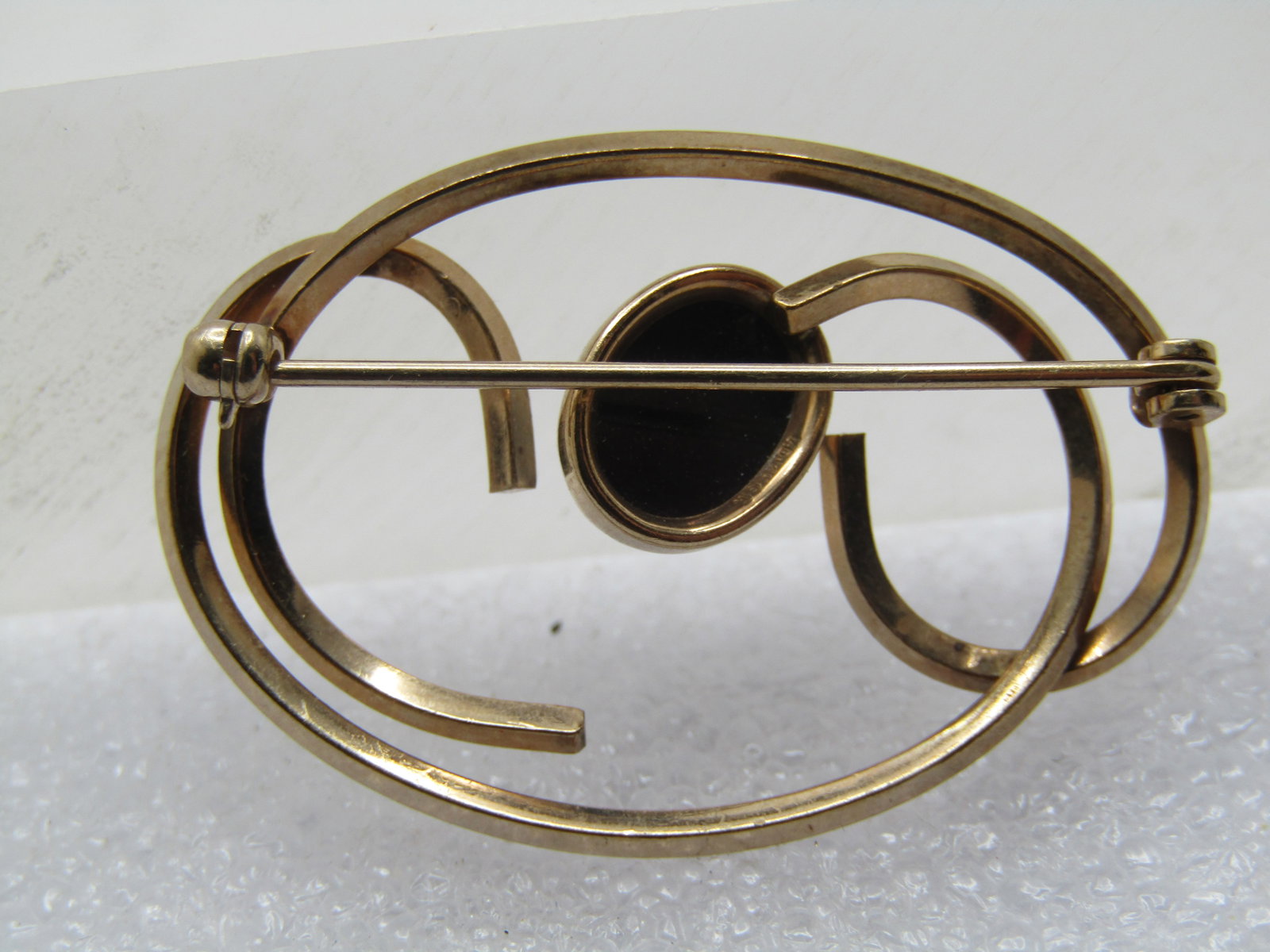 Vintage 12kt G.F. Onyx Scrolled Brooch, 1960's - 4