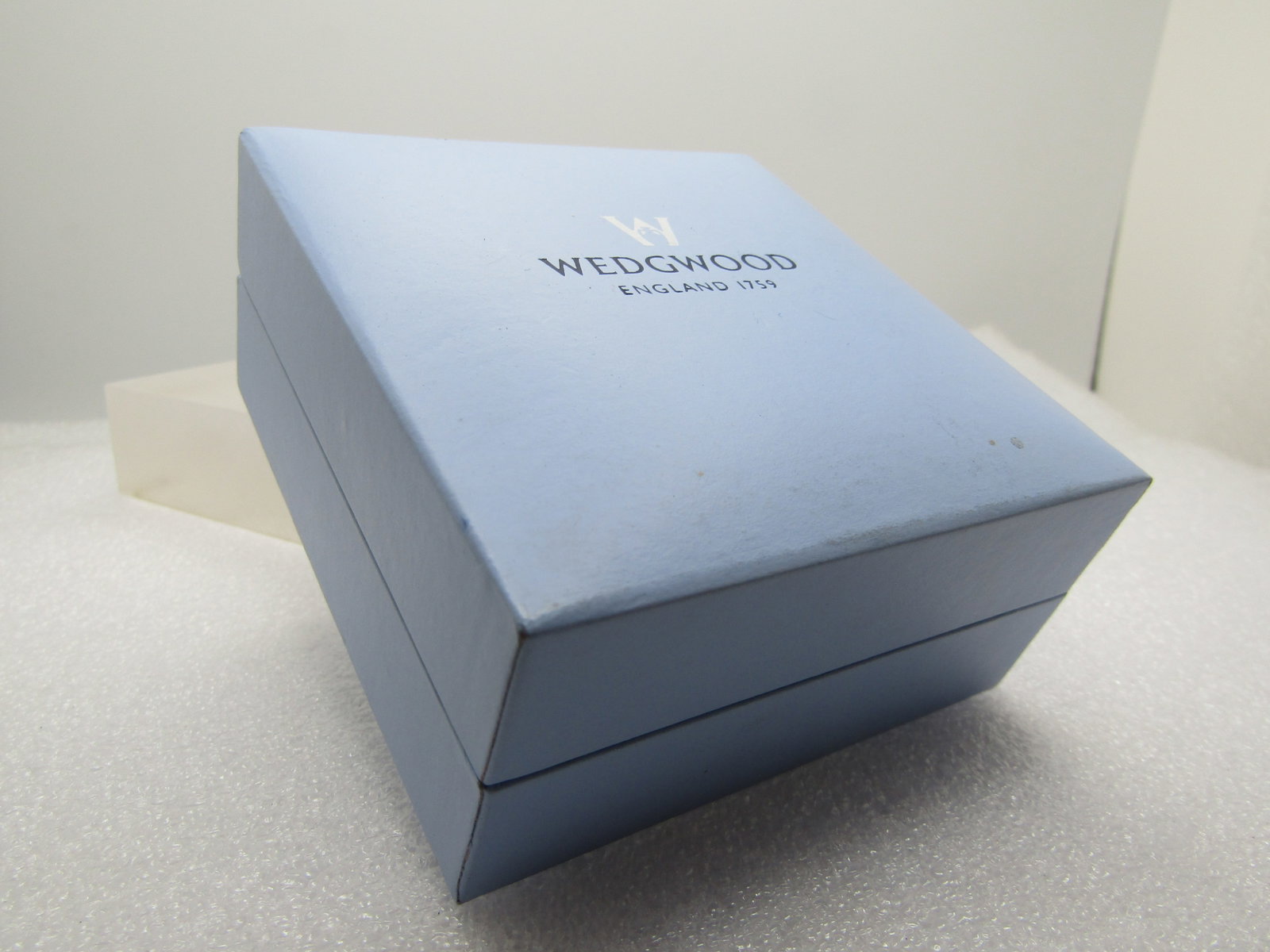 Vintage Wedgwood Wrapped Heart Necklace, 18" Original Box, Chelsea Collection, 1990's - 2