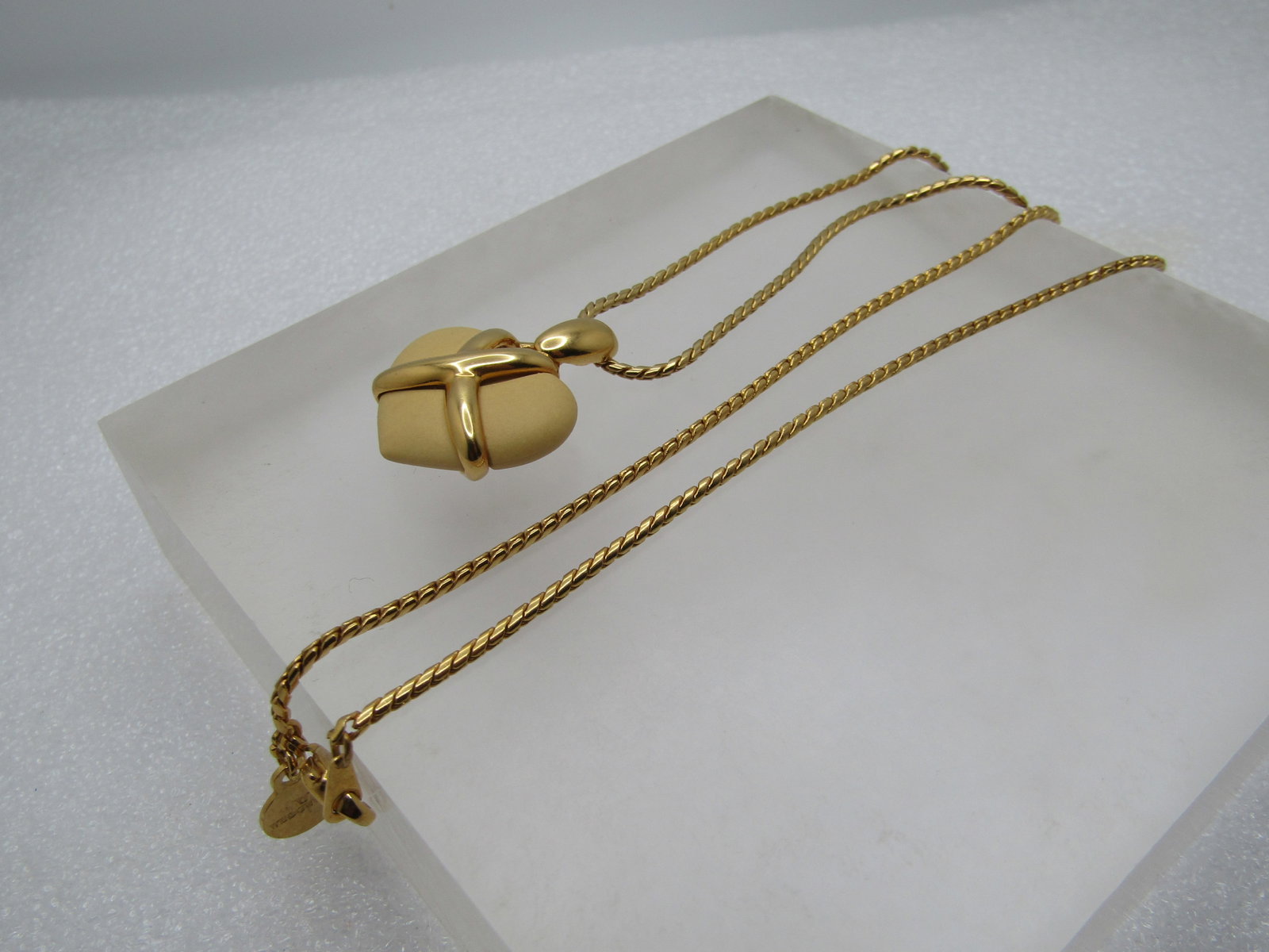 Vintage Wedgwood Wrapped Heart Necklace, 18" Original Box, Chelsea Collection, 1990's - 9