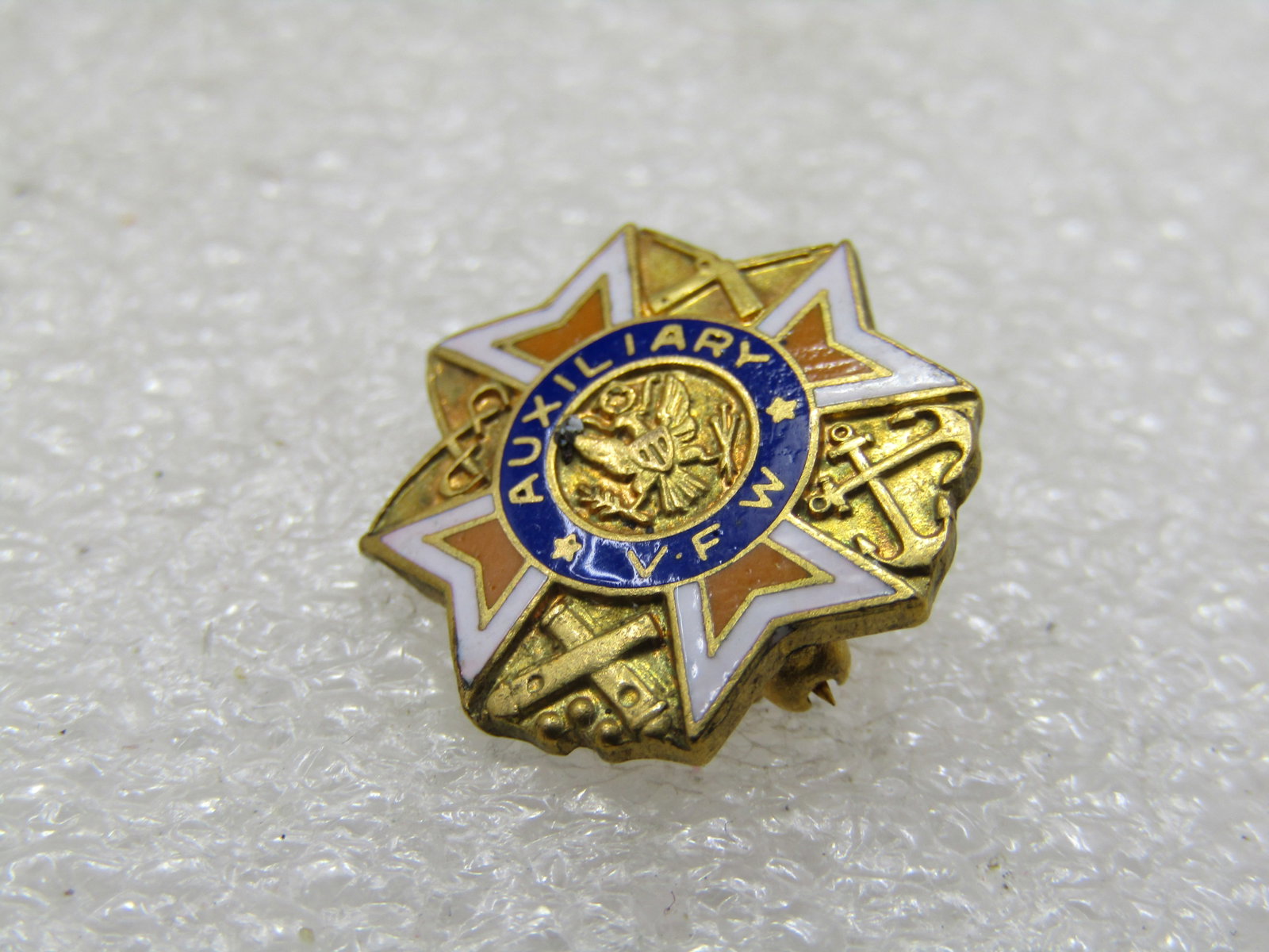 Vintage VFW Auxilliary Maltese Cross Brooch, Enameled - 3