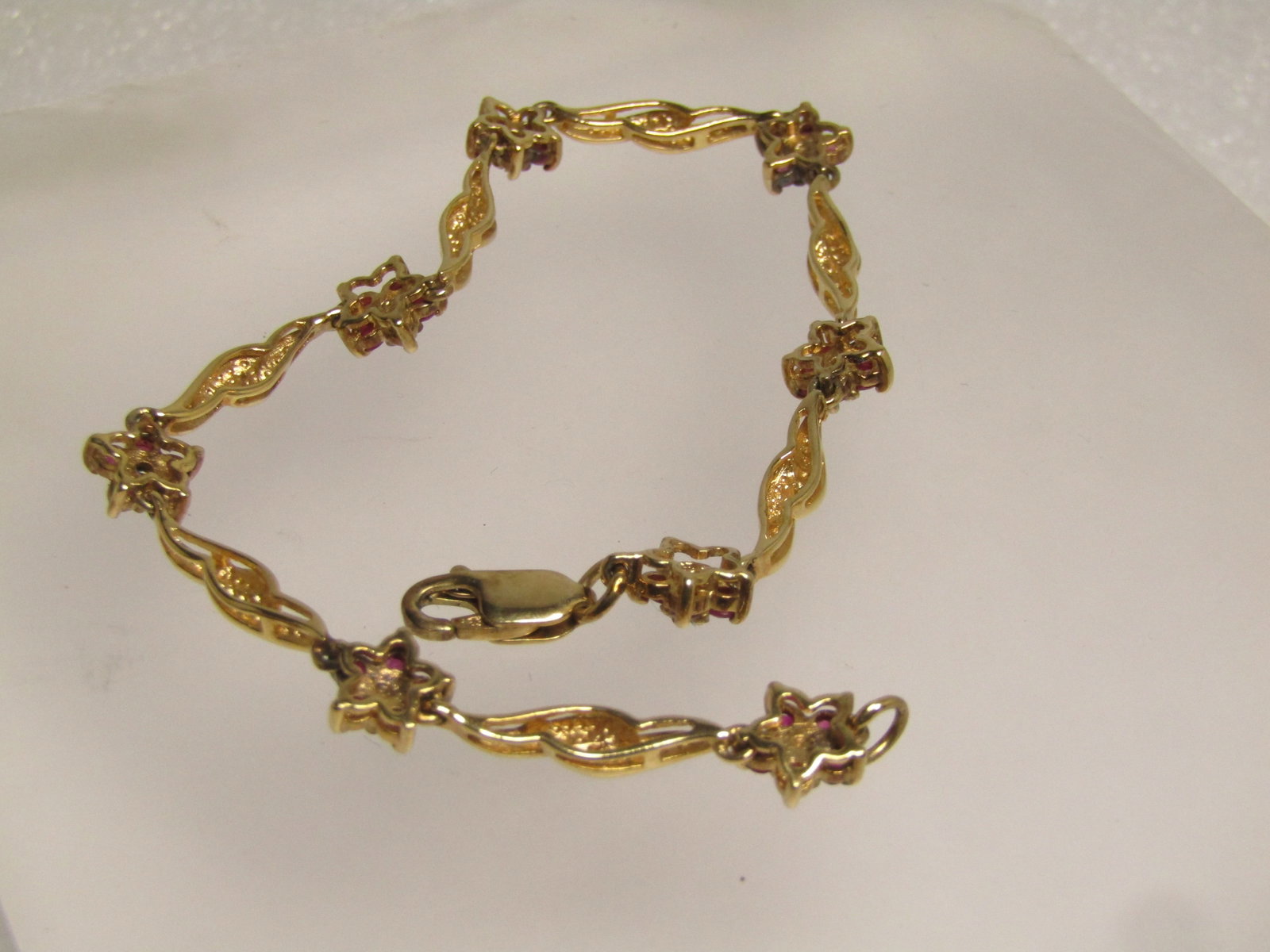 Vintage Scrolled 12kt GF Horseshoe Brooch, 1960's-1970's, Signed 2 Winard. This is appx. 1-7/8" by - 2