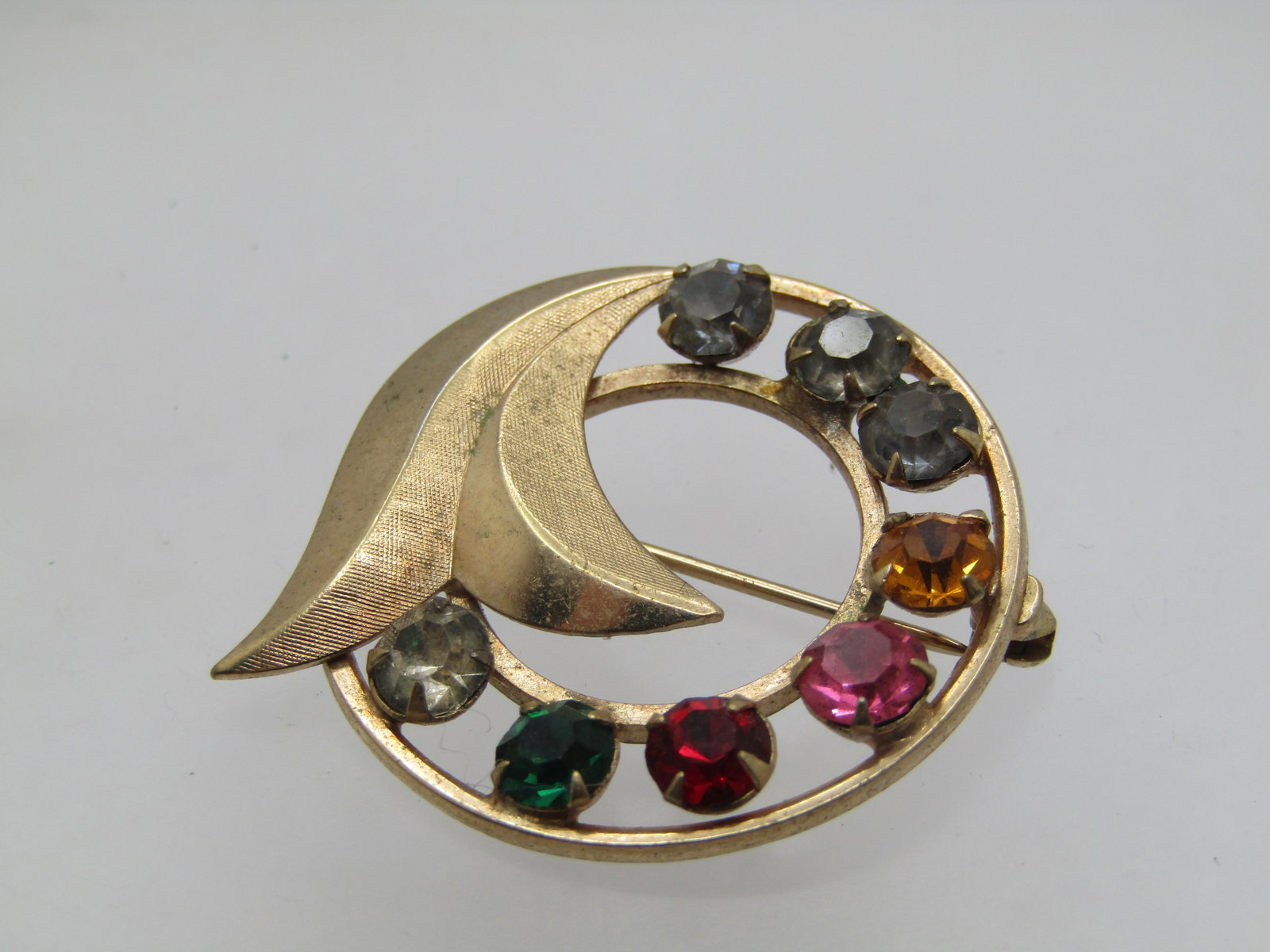 Vintage 12kt G.F. Rhinestone Floral/Leaf Circle Brooch, Catamore, 1960's - 5