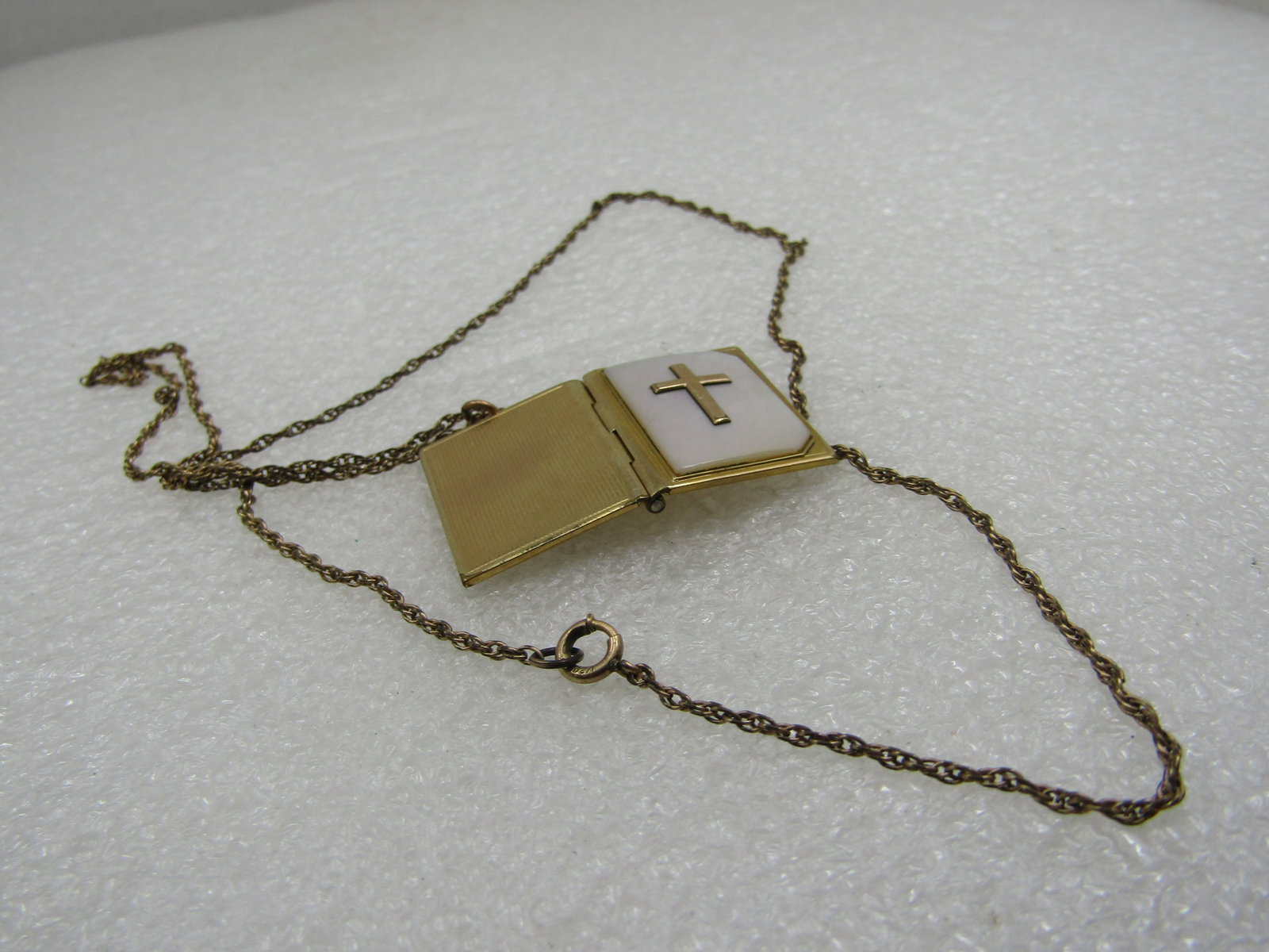 Vintage 12kt G.F. MOP Cross Locket Necklace, 20", 1940's-1950's. 20" Twisted rop chain that is appx. - 2