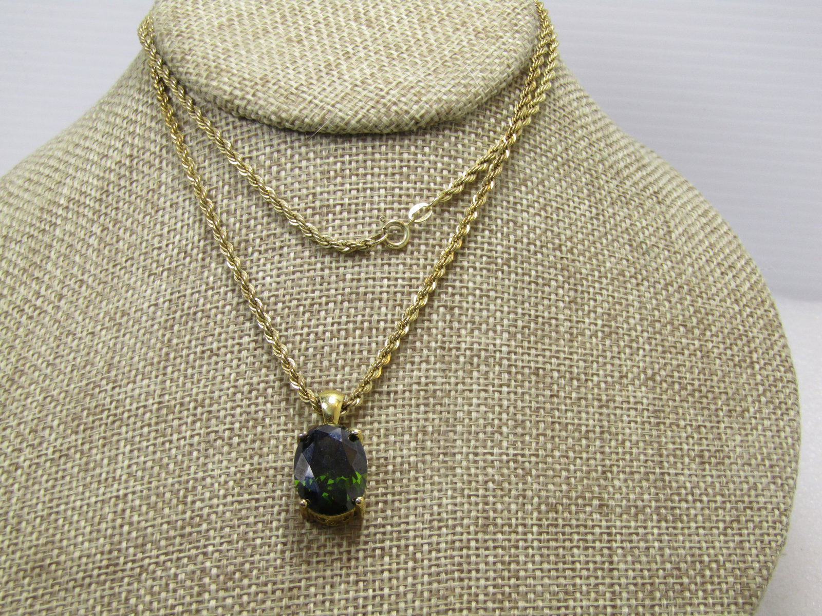 Vintage Sterling Vermeil Green Stone Necklace, Danecraft, Vermeil, 24" 1980's-1990's: Vintage Sterling Vermeil Green Stone Necklace, Danecraft, Vermeil, 24" 1980's-1990's. The chain is an appx. 2.5mm twisted rope chain that is marked Danecraft and .925 and tests as sterling with a