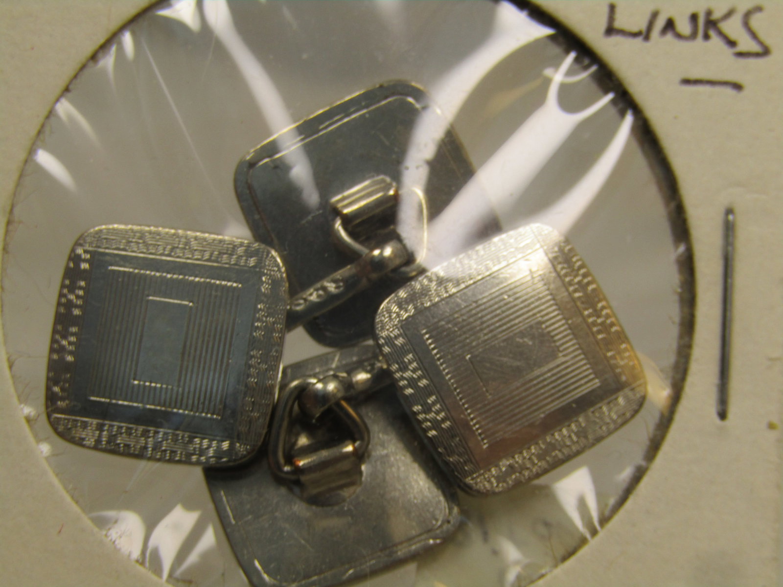 Vintage Art Deco Bar Cufflinks, 1920's-1930's, Marked 585: Vintage Art Deco Bar Cufflinks, 1920's-1930's, Marked 585 (14kt). Signed with what looks like .585 on each of the bars - hard to tell. They are silver or white gold tone colored. The top surface does 