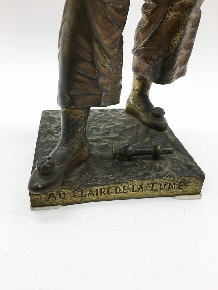 Bronze statue of a man made by sculptor Eutrope Bouret - 2