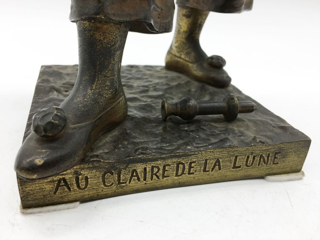 Bronze statue of a man made by sculptor Eutrope Bouret - 3