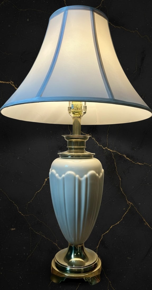 Mid-Century Brass and Porcelain Table Lamp Art Deco Style 70s Regency Accent - 2