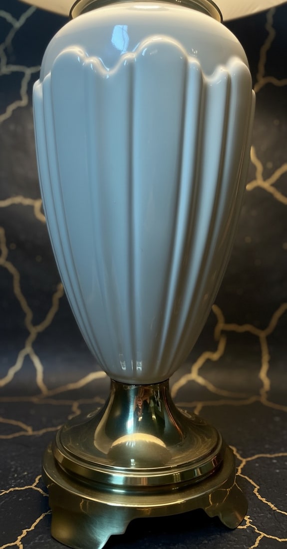 Mid-Century Brass and Porcelain Table Lamp Art Deco Style 70s Regency Accent - 4