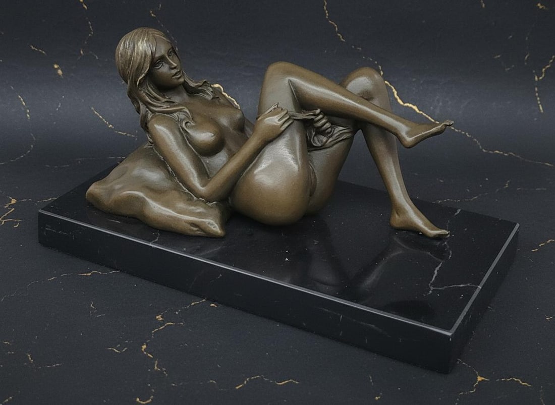 Mavchi Signed Art Nouveau Bronze Sculpture Nude Woman Statue on Marble Base - 2
