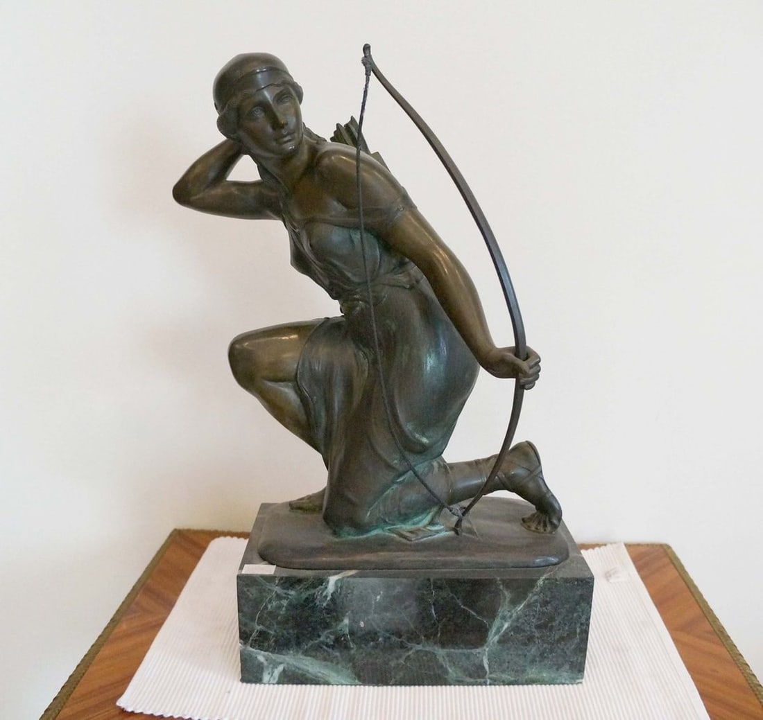 France bronze sculpture of the Amazon Rudolf Kaesbach late 19th century: No.Verndec 106 ITEM DESCRIPTION : *Medium: Bronze *The size: 54x37x21 cm/21.25x14.56x8.26 inches' *Sculptor: Rudolf Kaesbach *Country: France *Year: late 19th century Provenance - from our collection