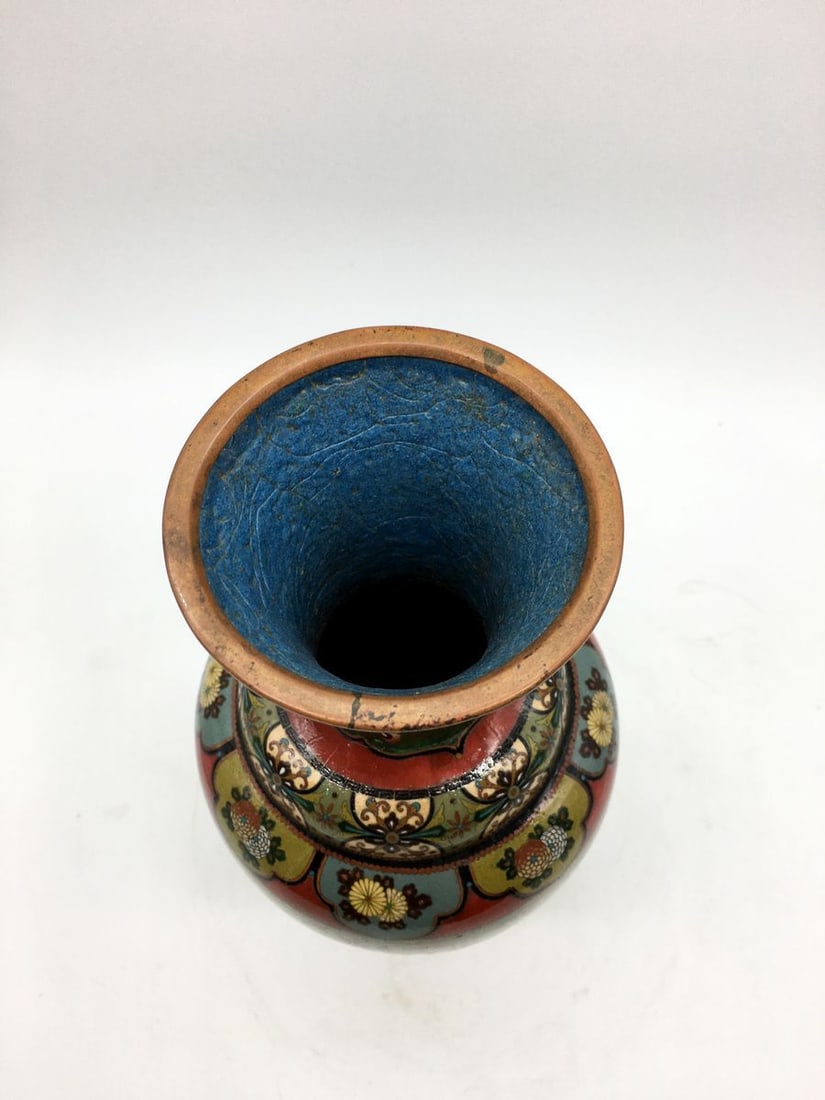 Porcelain vase made with cloisonne enamel technique Meiji Period - 2