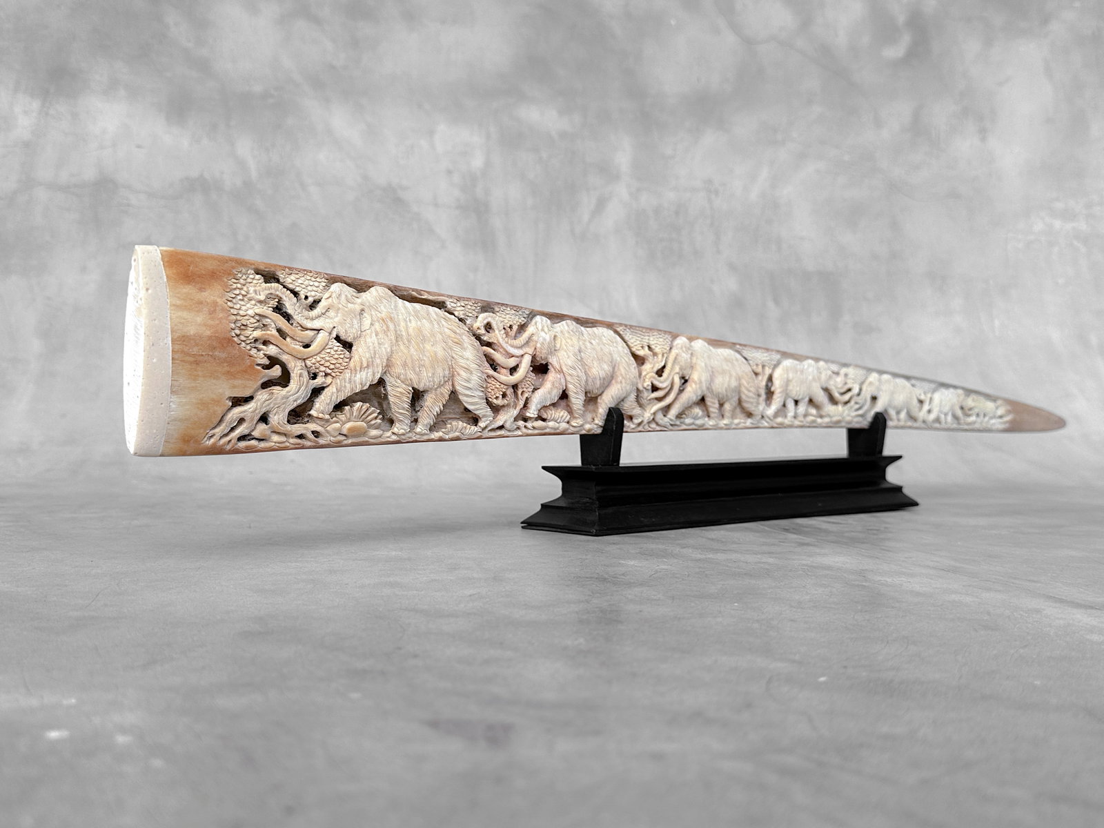 Large engraved Swordfish rostrum - Prehistoric Woolly Mammoth Scene - 4