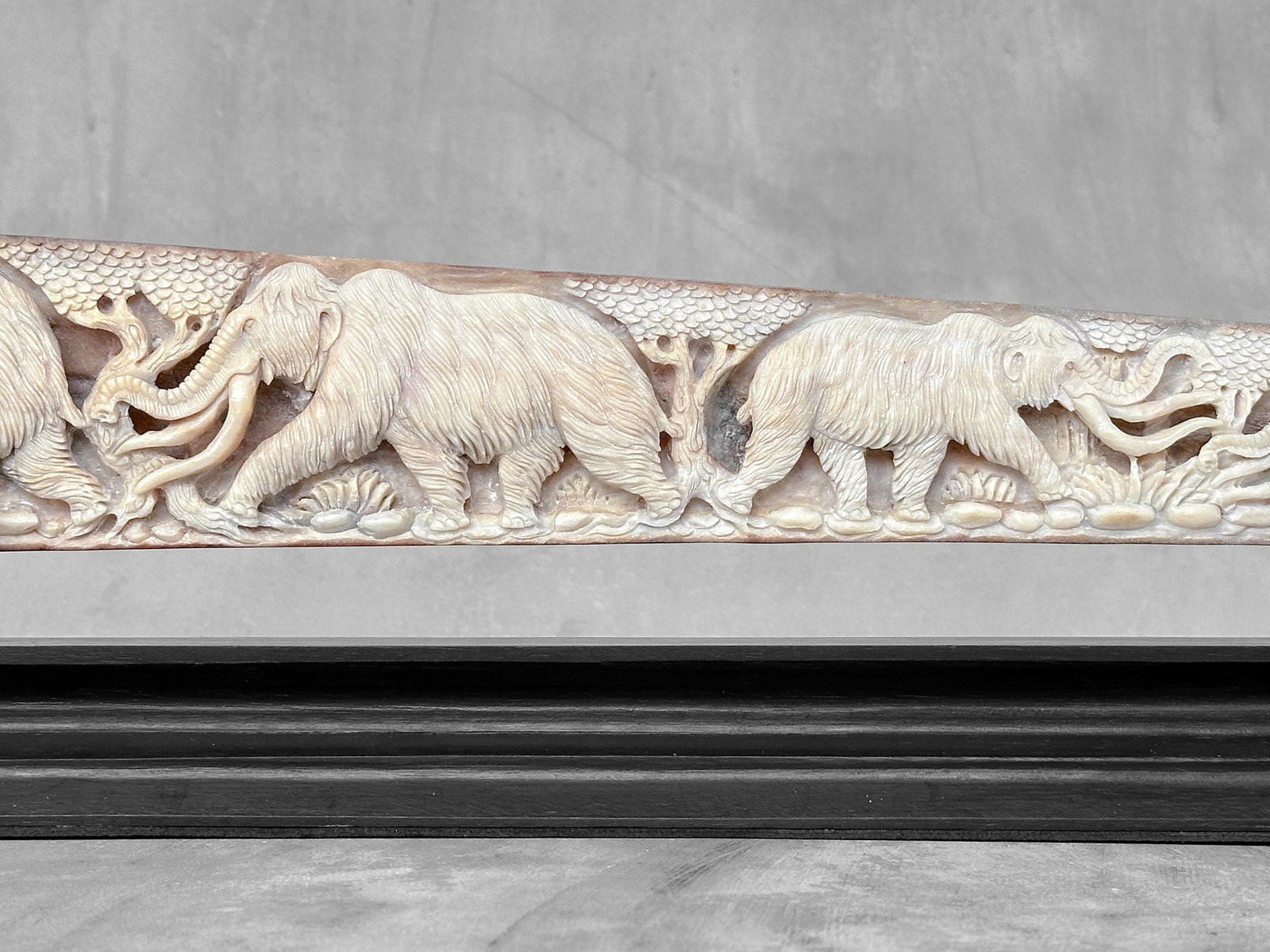 Large engraved Swordfish rostrum - Prehistoric Woolly Mammoth Scene - 7