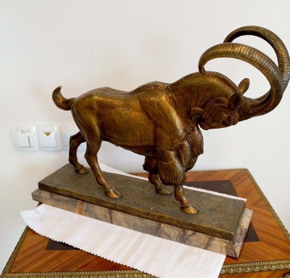 France Bronze sculpture of a bull mid 19th century - 4