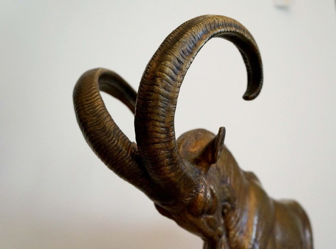 France Bronze sculpture of a bull mid 19th century - 8