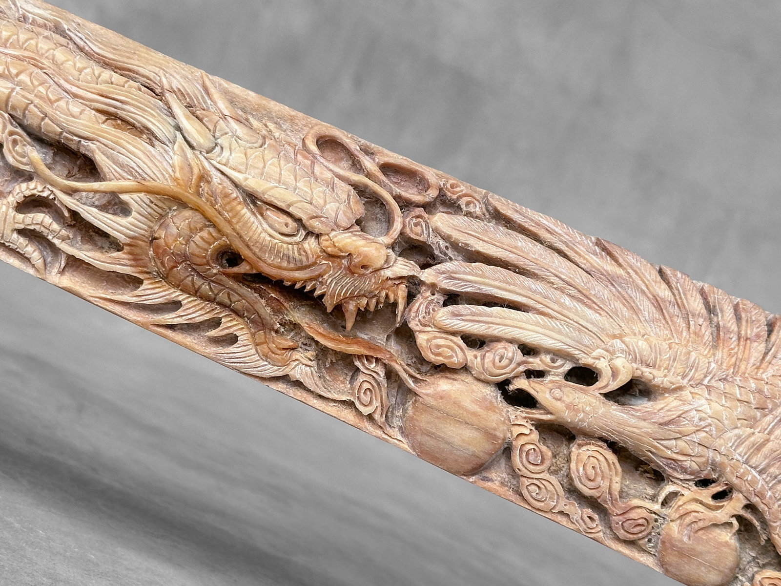 Impressive engraved swordfish rostrum - Dragon Phoenix motif - 3