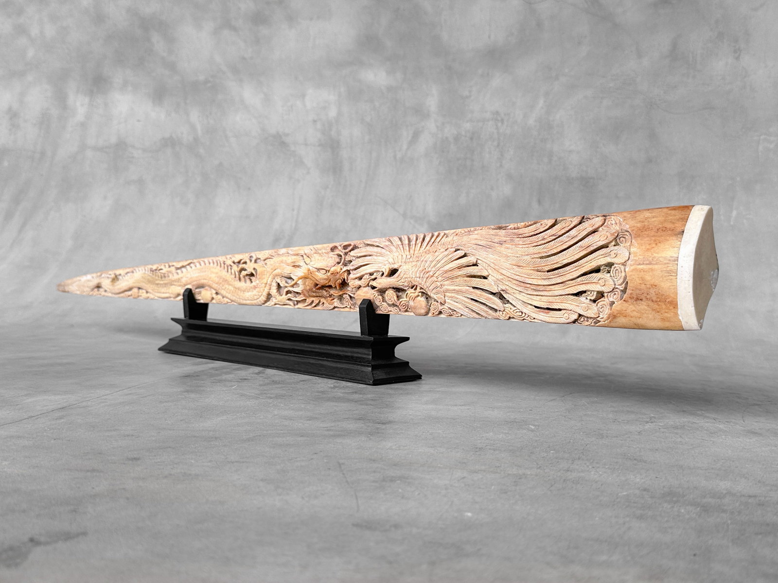 Impressive engraved swordfish rostrum - Dragon Phoenix motif - 4