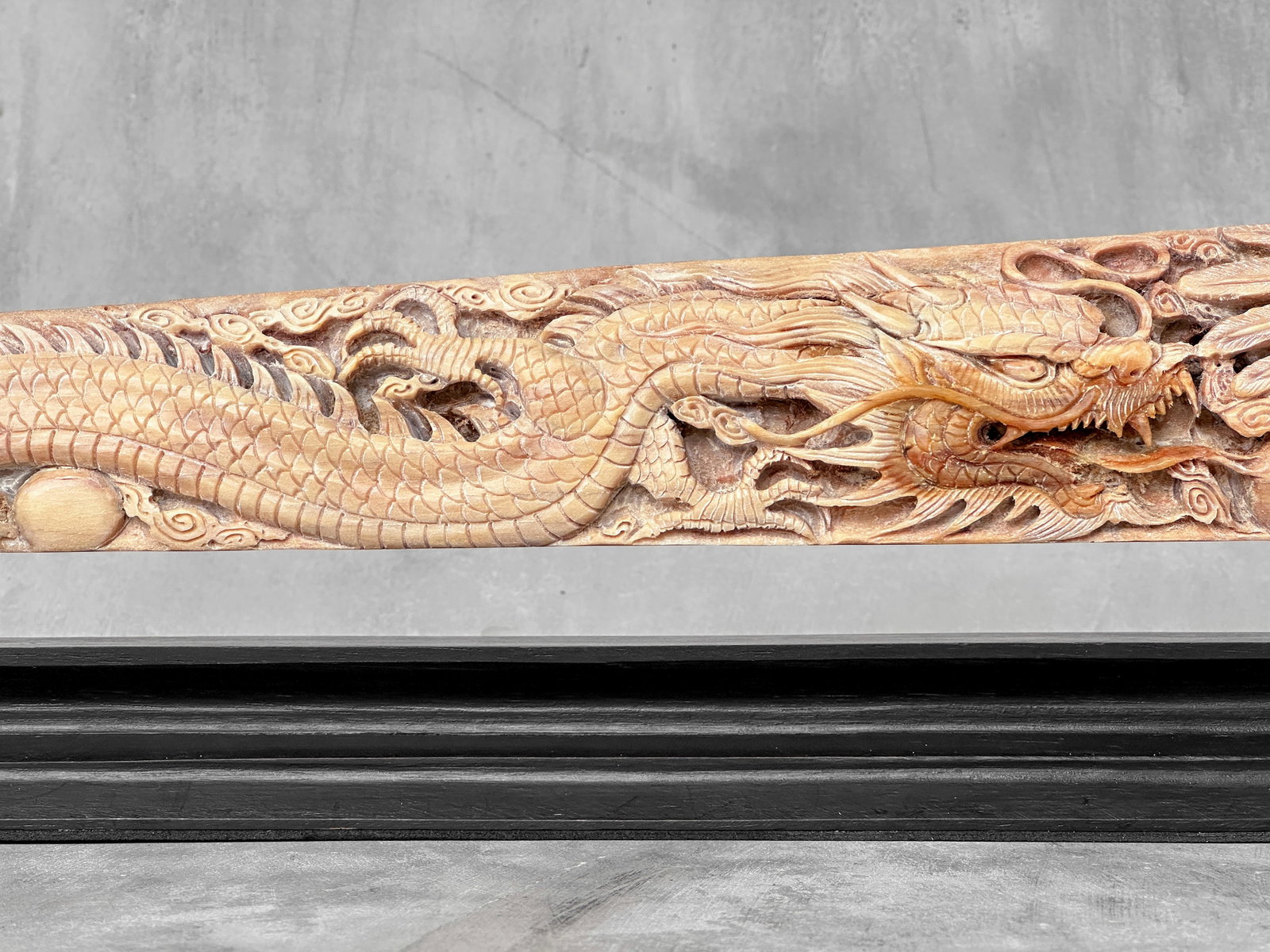 Impressive engraved swordfish rostrum - Dragon Phoenix motif - 7