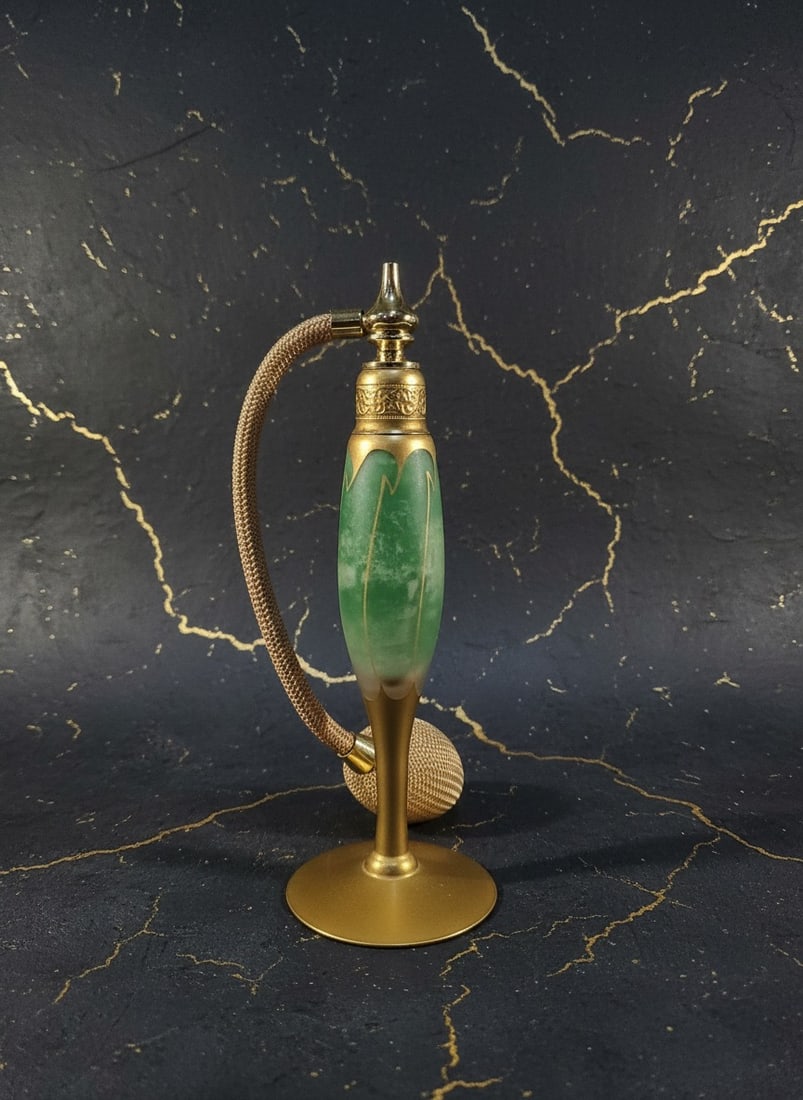 Vintage 1920s Art Deco Green Glass Perfume Atomizer Hand Painted Gold Trim - 3
