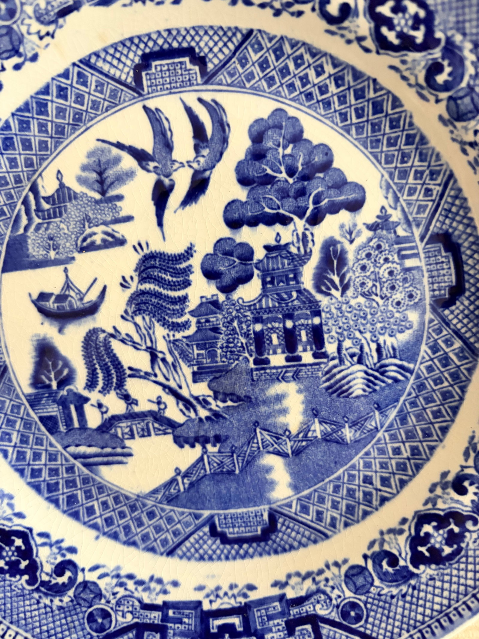 Victorian Wedgwood and Co "Unicorn Mark" Willow Pattern Transferware Plate, England, c.1862–1900 - 3