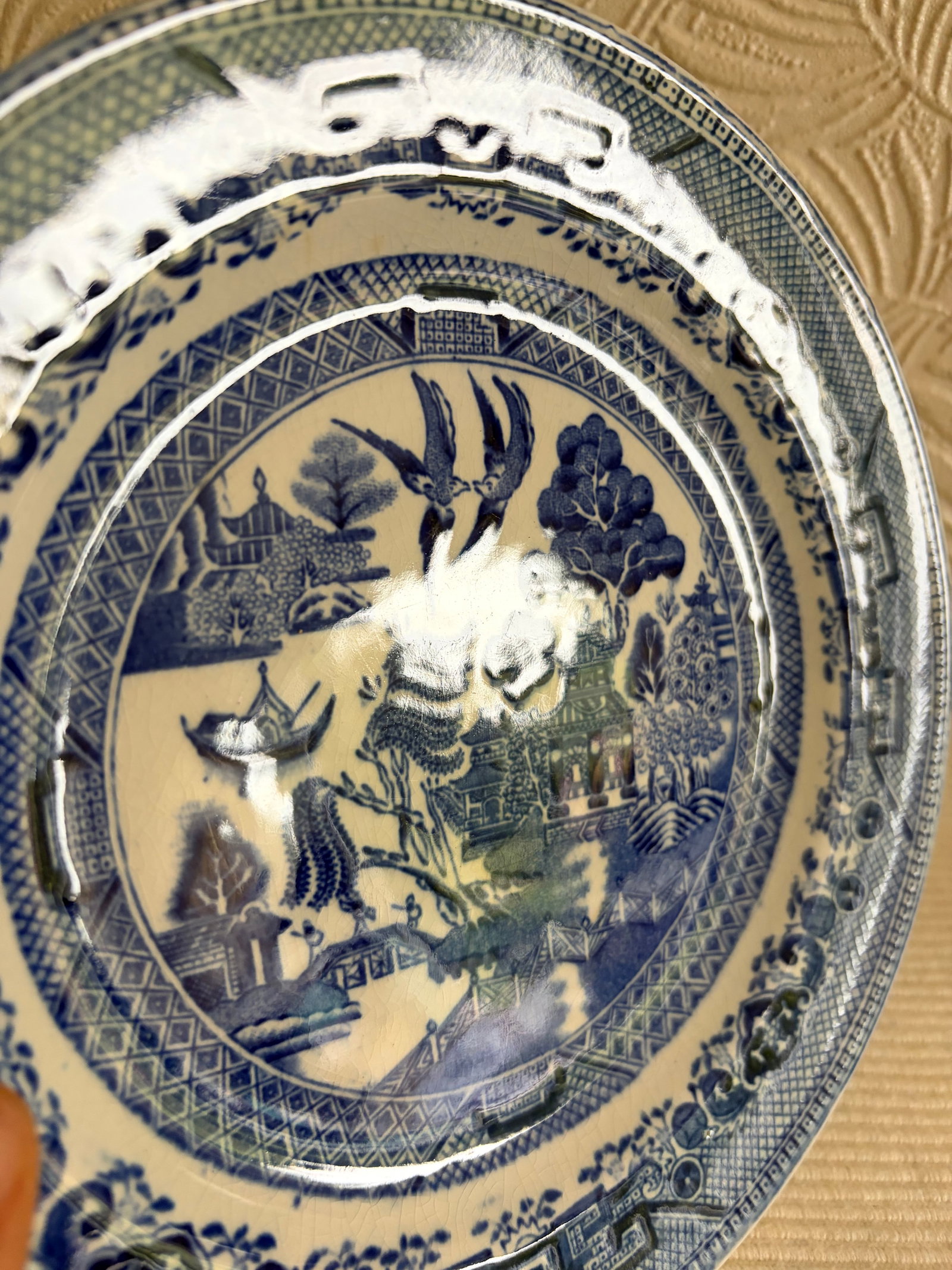 Victorian Wedgwood and Co "Unicorn Mark" Willow Pattern Transferware Plate, England, c.1862–1900 - 4