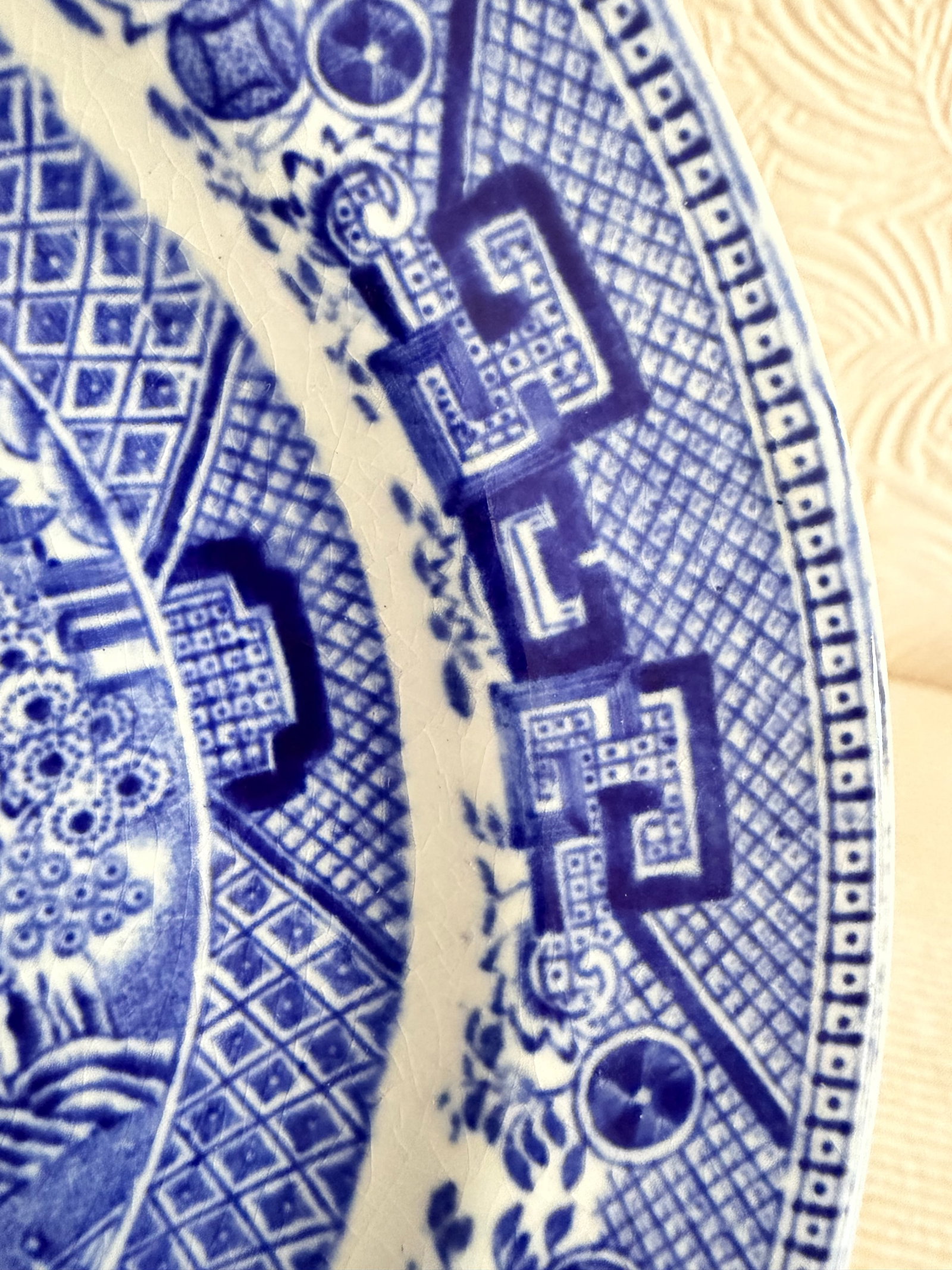 Victorian Wedgwood and Co "Unicorn Mark" Willow Pattern Transferware Plate, England, c.1862–1900 - 5