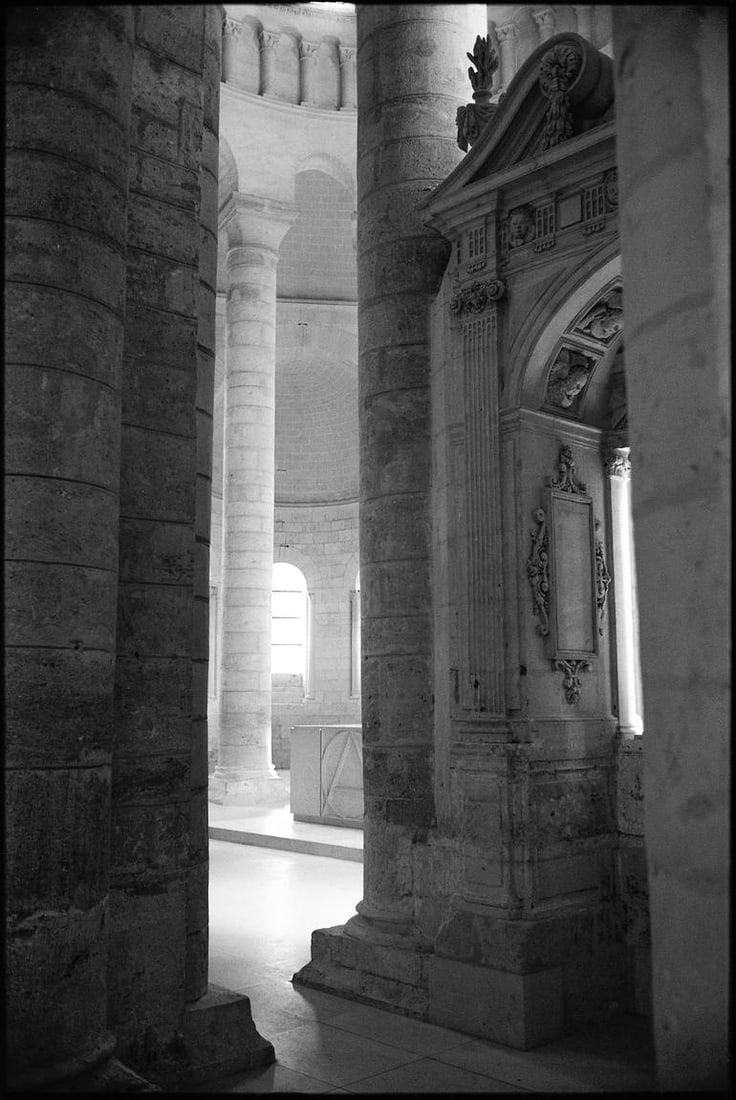 Edition 2/10 - Pillars, Fontevraud Abbey, Chinon - Silver Gelatin Photograph (1 of 3)