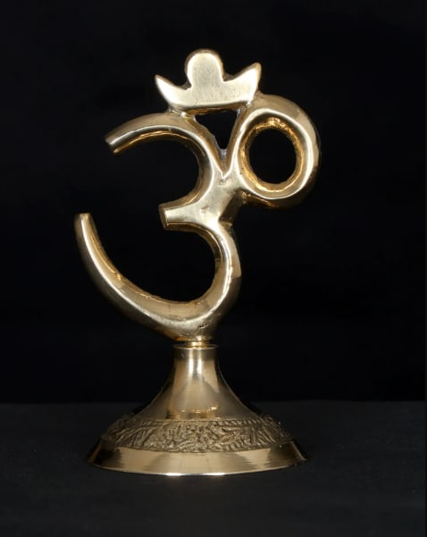 Brass Om (Aum) - Symbol of Hinduism / Multiple Sizes: Title: Brass Om (Aum) - Symbol of Hinduism / Multiple Sizes Description: Additional Information: itemcode: DDP179 Reserve: $41.00 Shipping: Domestic: Shipping rates are determined by destination