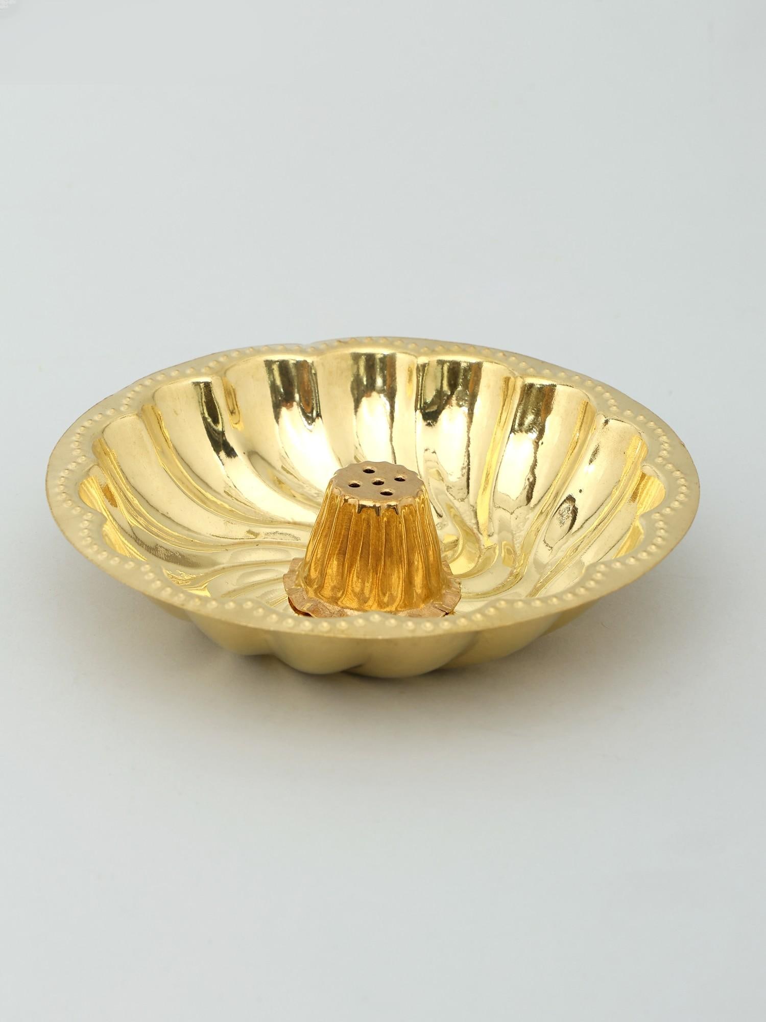 5" Agarbatti Stand in Brass for Temple: Title: 5" Agarbatti Stand in Brass for Temple Description: Additional Information: itemcode: DDP700 Reserve: $29.00 Shipping: Domestic: Shipping rates are determined by destination International: