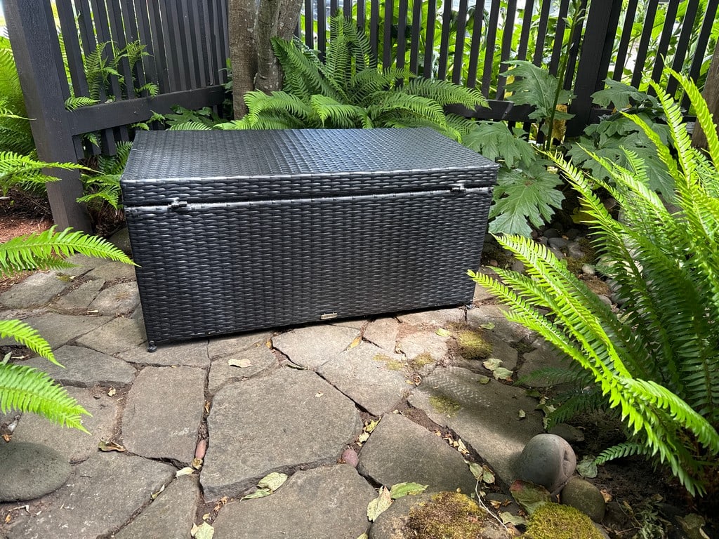 Outdoor Wicker Storage Chest with Liner - 6