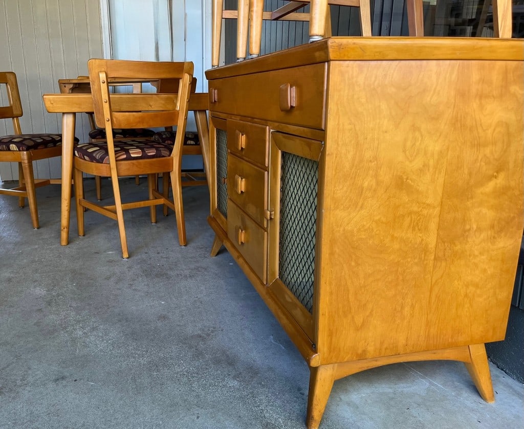 Six Chair Mid-Century Modern Dining Set with Sideboard in the style of Heywood Wakefield - 3