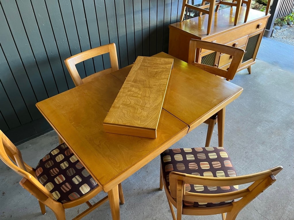 Six Chair Mid-Century Modern Dining Set with Sideboard in the style of Heywood Wakefield - 4