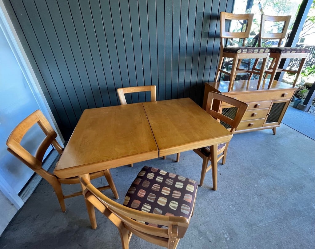 Six Chair Mid-Century Modern Dining Set with Sideboard in the style of Heywood Wakefield - 7