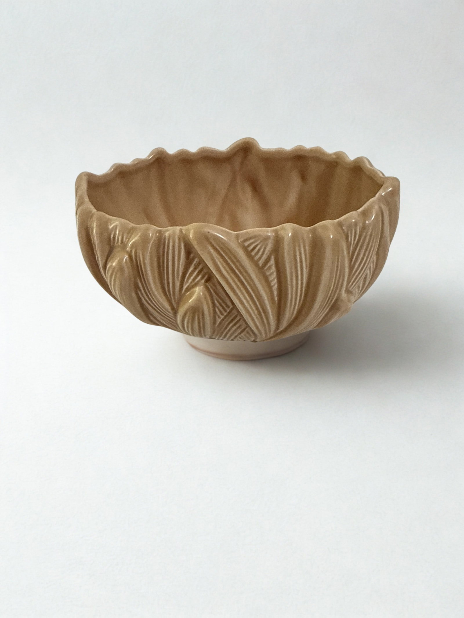A Sylvac Ceramic Leaf-Moulded Bowl, Made in England, circa 1950s (1 of 5)