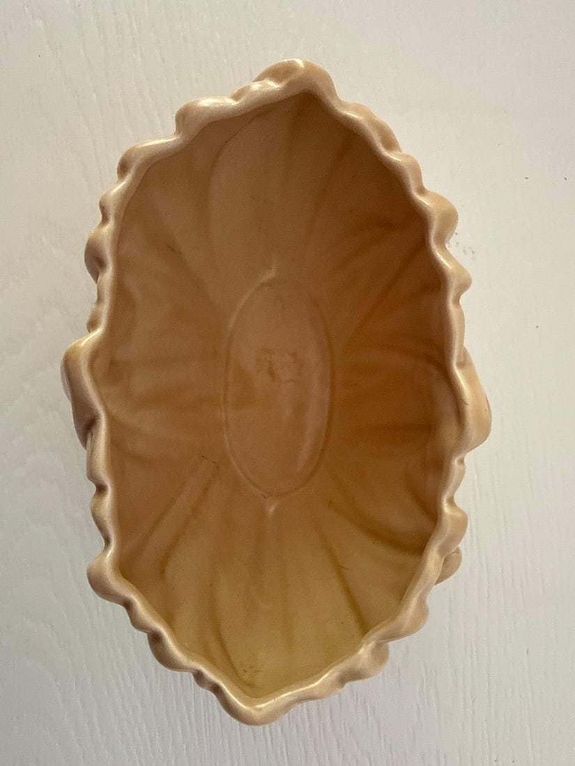 A Sylvac Ceramic Leaf-Moulded Bowl, Made in England, circa 1950s - 5