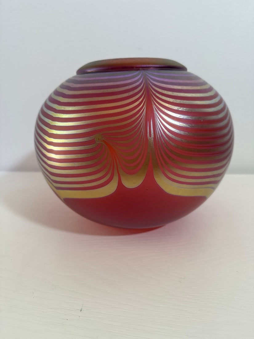 Rare 1985 Correia Art Glass Centerpiece Vase - 3