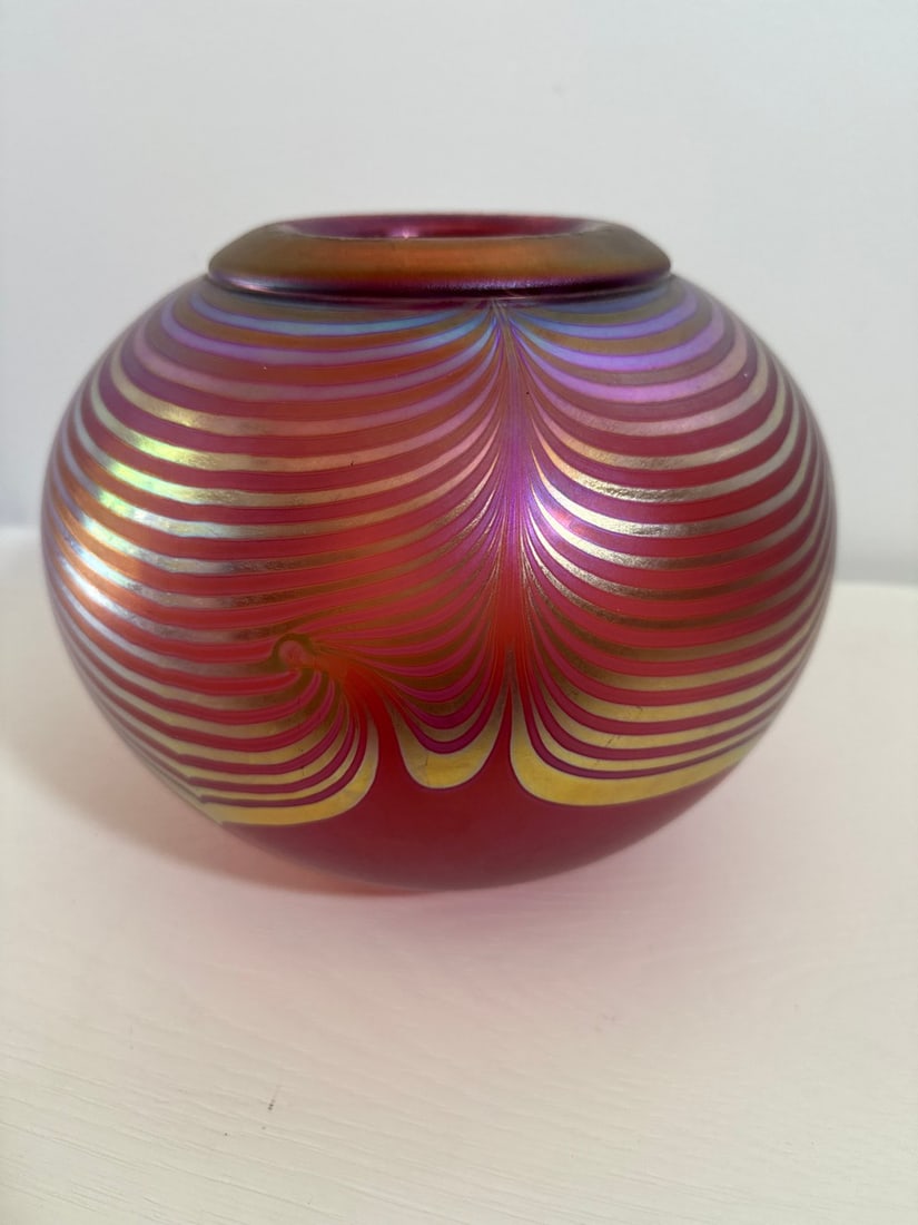 Rare 1985 Correia Art Glass Centerpiece Vase - 4
