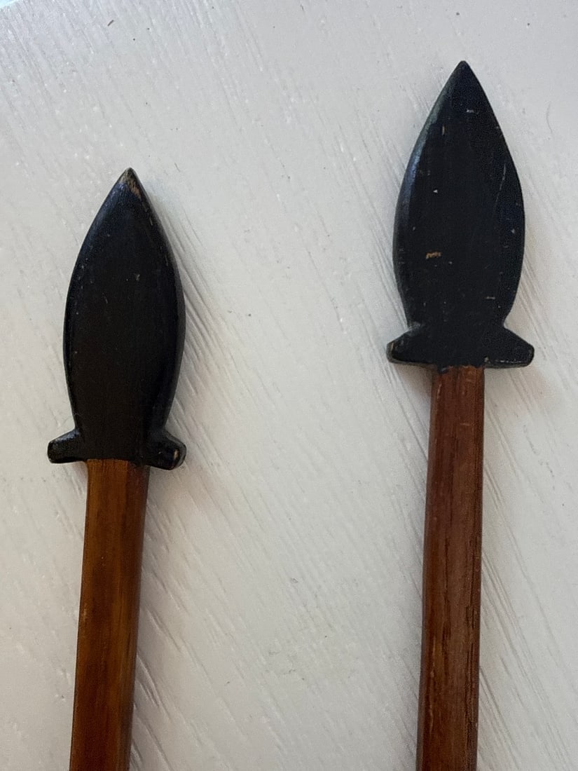 Pair of Early 20th Century "Lodge Style" Decorative Wood Arrows - 4
