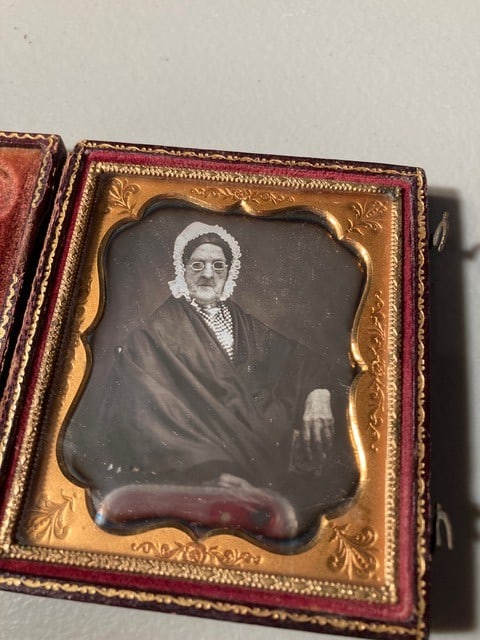 C. 1850 Daguerreotype of an Elderly Woman in Bonnet and Spectacles, Housed in a Tooled Leather Case - 3
