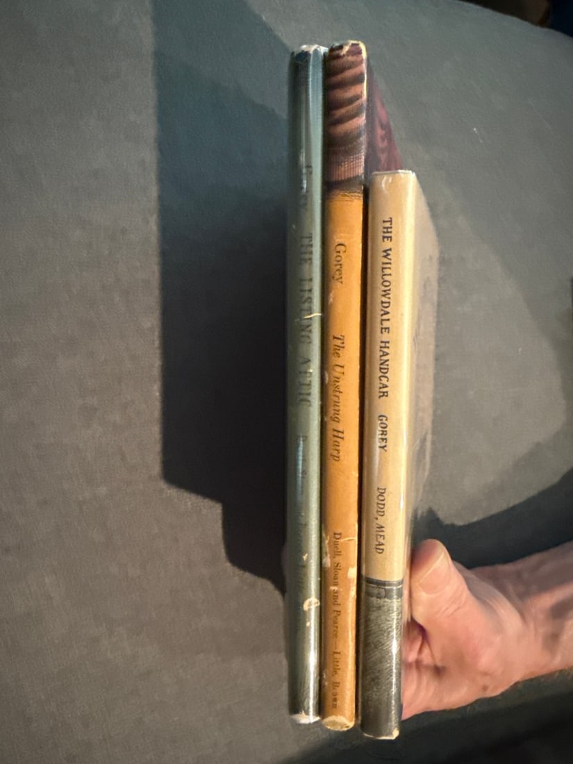 Edward Gorey Looking Glass Library First Edition Collection of Four Books - 7