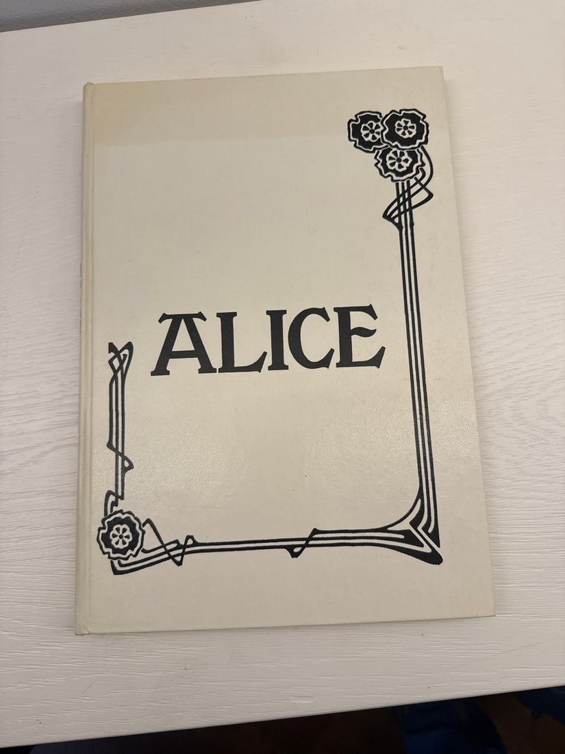 Alice by Lewis Carroll, Illustrations by Ralph Steadman, 1967 Dobson Books Ltd. Edition - 2